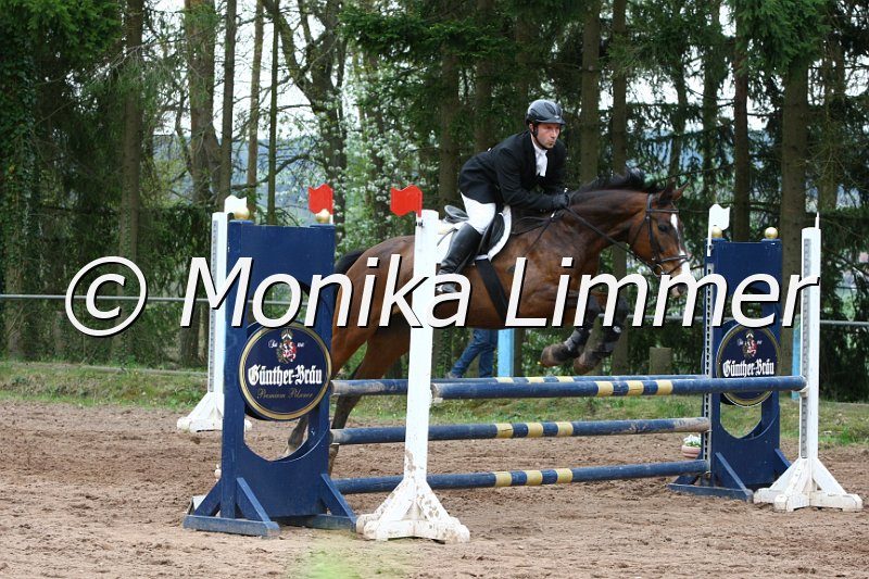 204M9226_Guardian Angel_Stil Ax.JPG